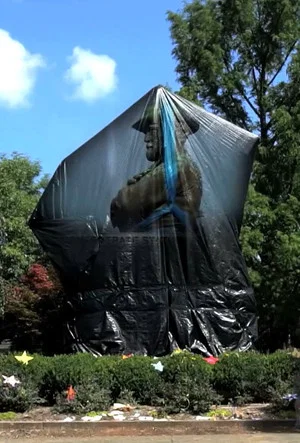 Постер: La statue de Robert E. Lee à Charlottesville