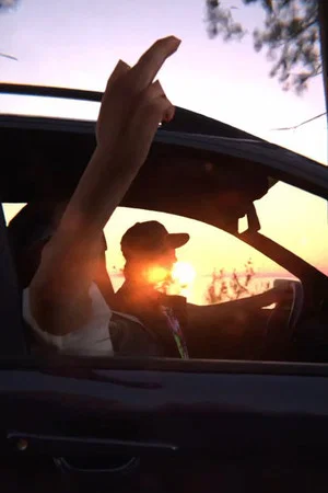 Постер: Gazing at Sunsets