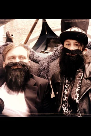Постер: Peaches and Jesper Are On A Boat, Who Stays Afloat?