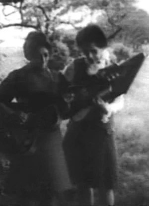 Постер: Sara and Maybelle