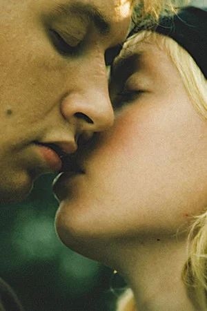 Постер: Whispering in a Friend's Mouth