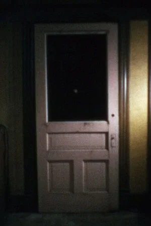 Постер: Door Piece