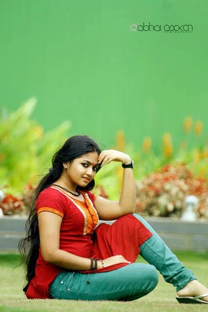 Постер: Jaadayum Mudiyum