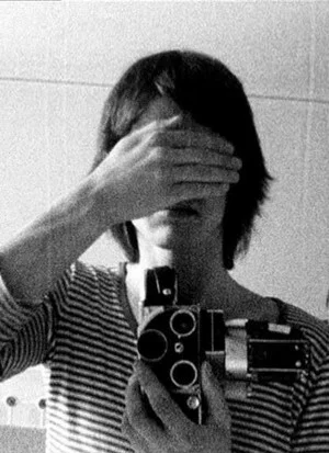 Постер: Hand/Shutter