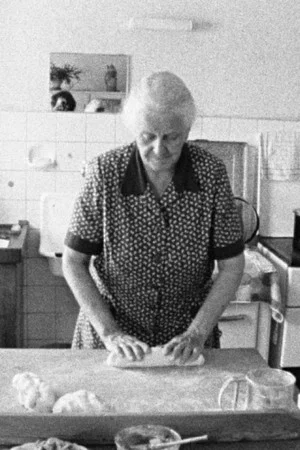 Постер: Family Crypt – A Love Poem to My Mother