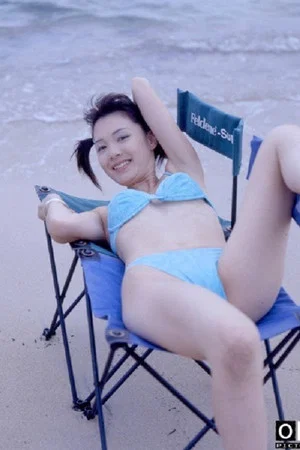 Постер: Pervert at the beach: Bikini thief