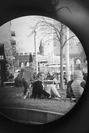 Постер: Being Photographed