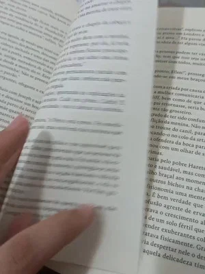 Постер: Passando a Página Por Baixo