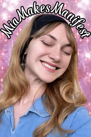 Постер: Mia Makes Manifest