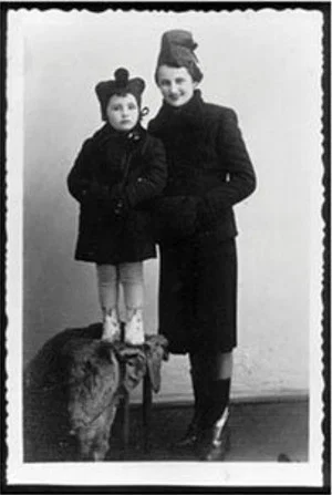 Постер: Half-sister