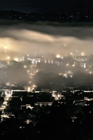 Постер: A Cinematic Study of Fog in San Francisco