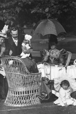 Постер: Afternoon Tea in the Gardens of Clarence House
