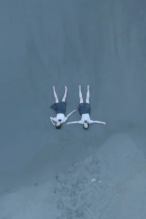Постер: Toes Intertwined