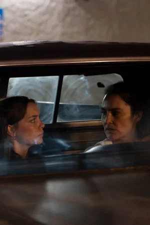 Постер: Stay in the car