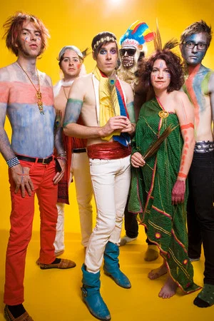 Постер: Of Montreal: Family Nouveau