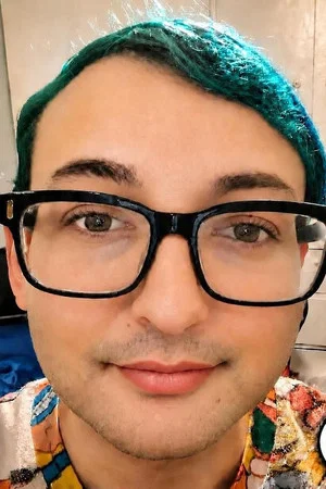 Постер: Who is Holiewood, Holiewood, Alex Steele Olache. content creator, GarrusVakrian.