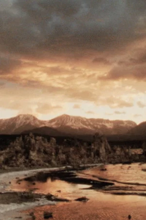 Постер: A Distant Horizon