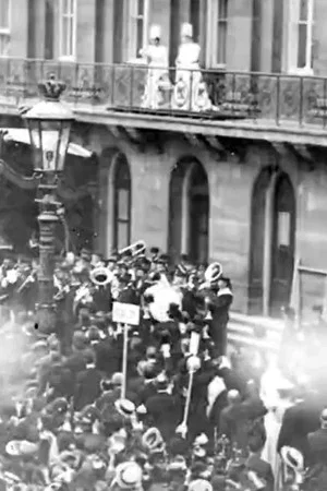 Постер: The Queen and the Queen Mother on the Palace Balcony Responding to the Call of the Populace (Coronation of Wilhelmina)