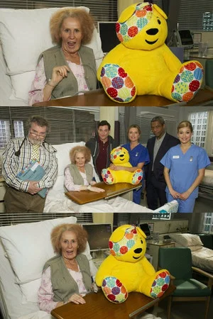 Постер: Catherine Tate's Nan vs Holby City