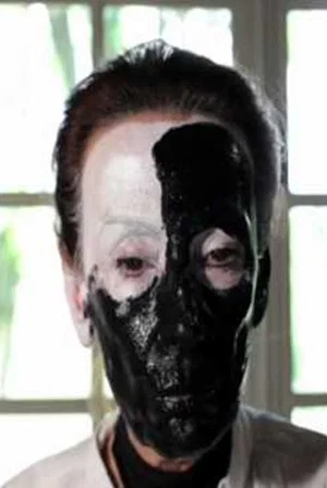 Постер: La Femme de Chambre, Un Corps sans Visage