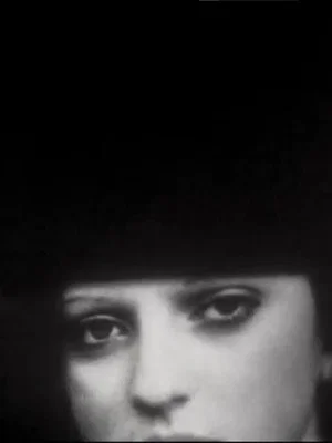 Постер: Delphine de Oliveira