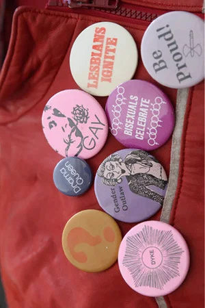 Постер: Button OUT!