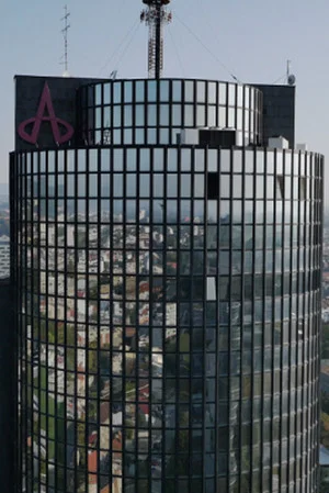 Постер: The Tower