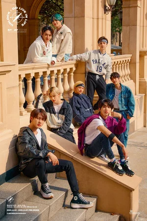 Постер: Stray Kids 'Unlock : GO LIVE IN LIFE'