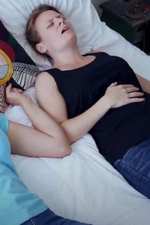Постер: Too Full To F***