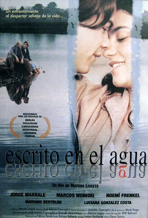Постер: Escrito en el agua